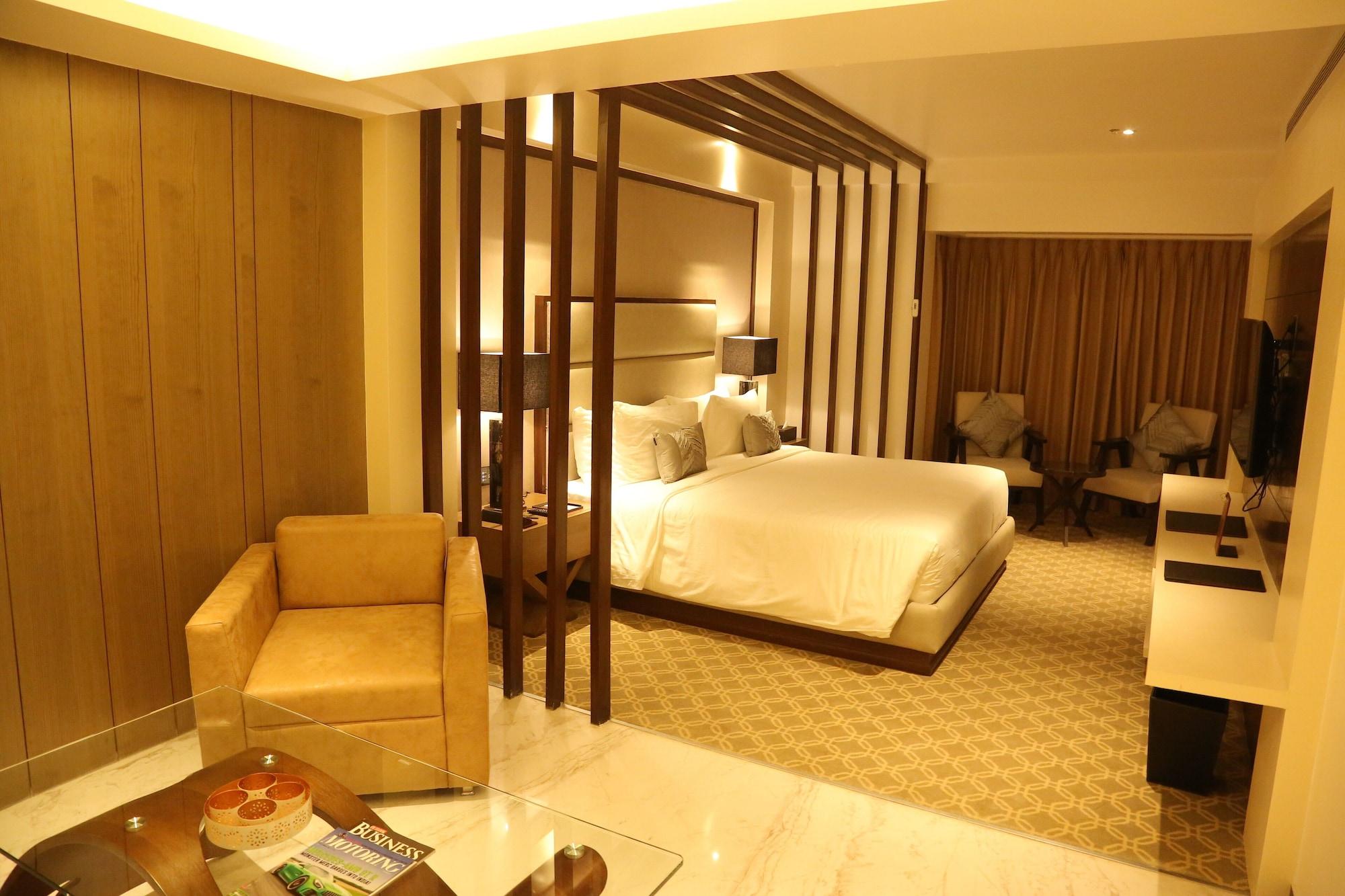 Radisson Lucknow City Center Экстерьер фото