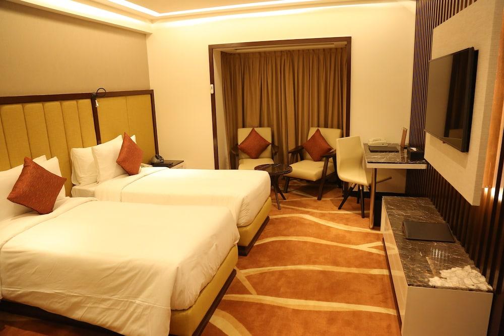 Radisson Lucknow City Center Экстерьер фото