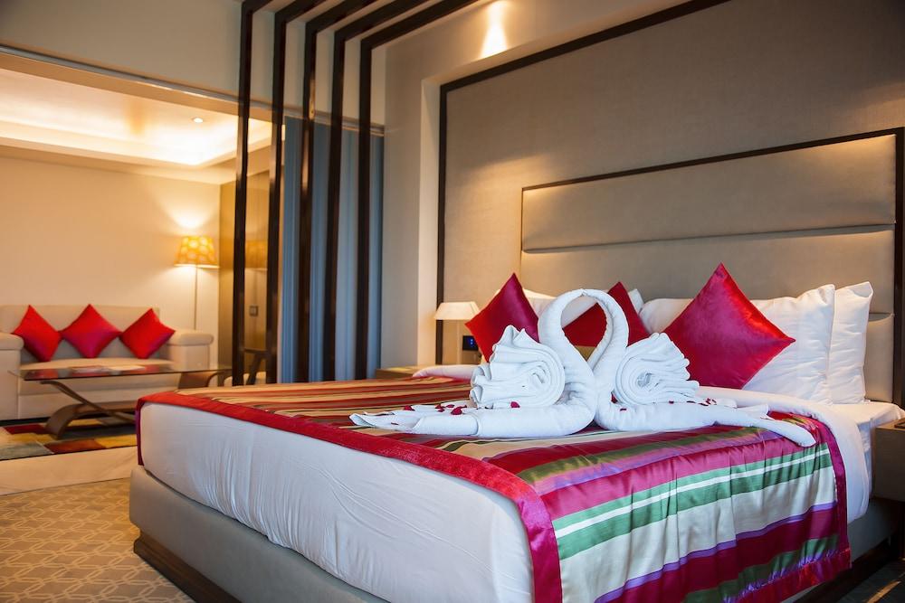 Radisson Lucknow City Center Экстерьер фото