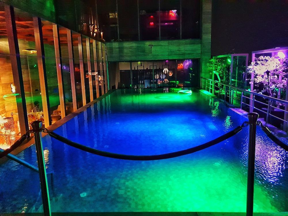 Radisson Lucknow City Center Экстерьер фото