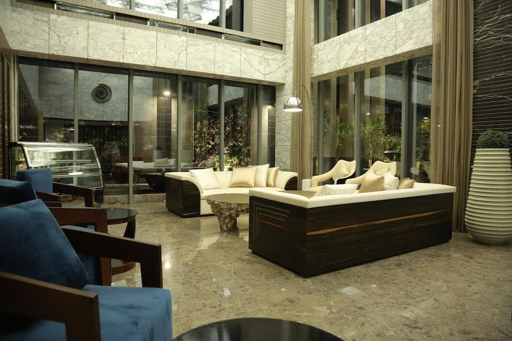 Radisson Lucknow City Center Экстерьер фото