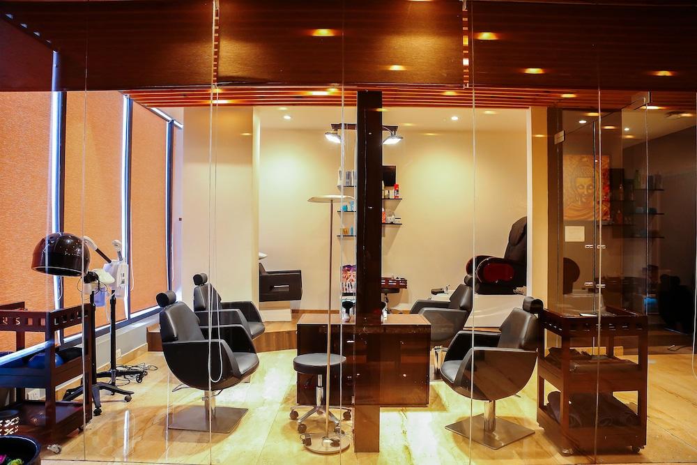 Radisson Lucknow City Center Экстерьер фото